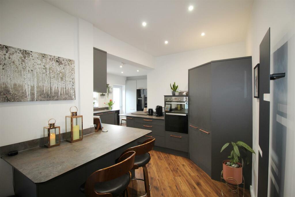 Sandhurst Ave, 38 Kitchen.JPG