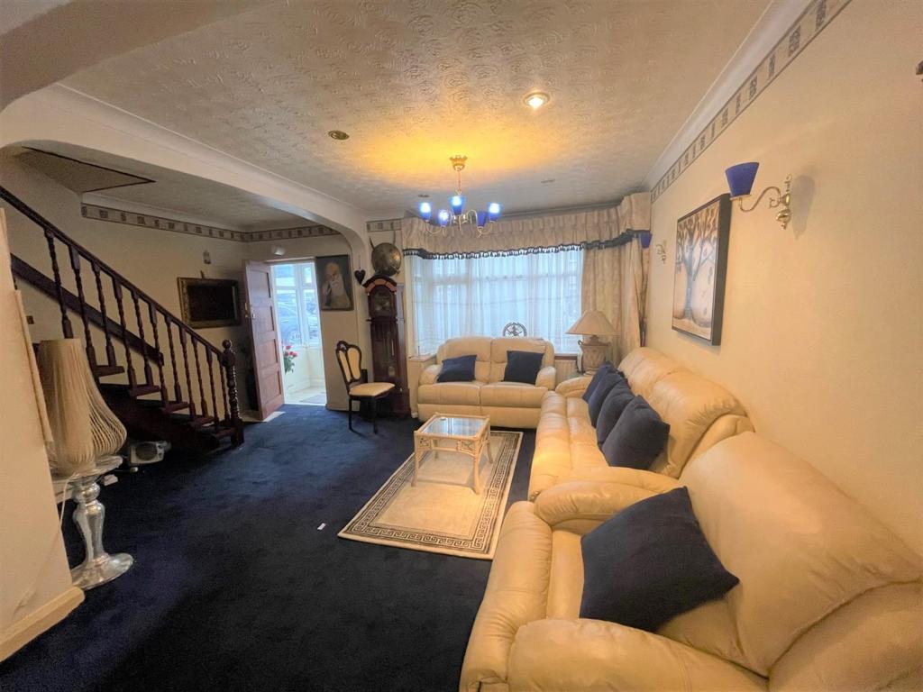 Lounge 2.jpg