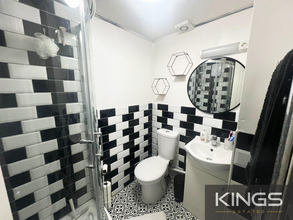 Flat 4, 14a Shile...