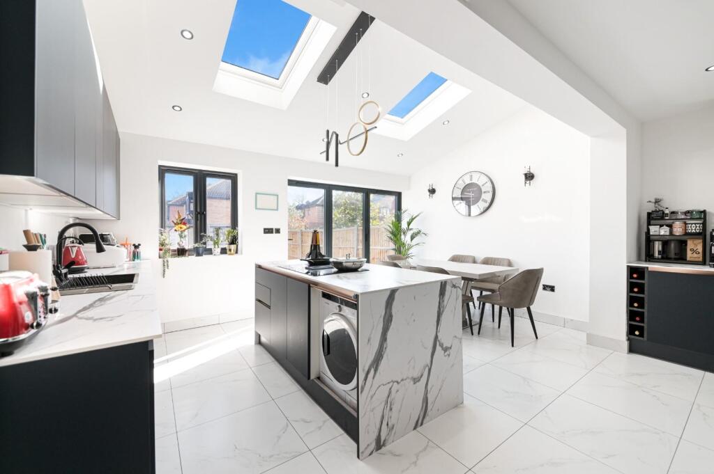 MATLOCK CRESENT (12).jpg