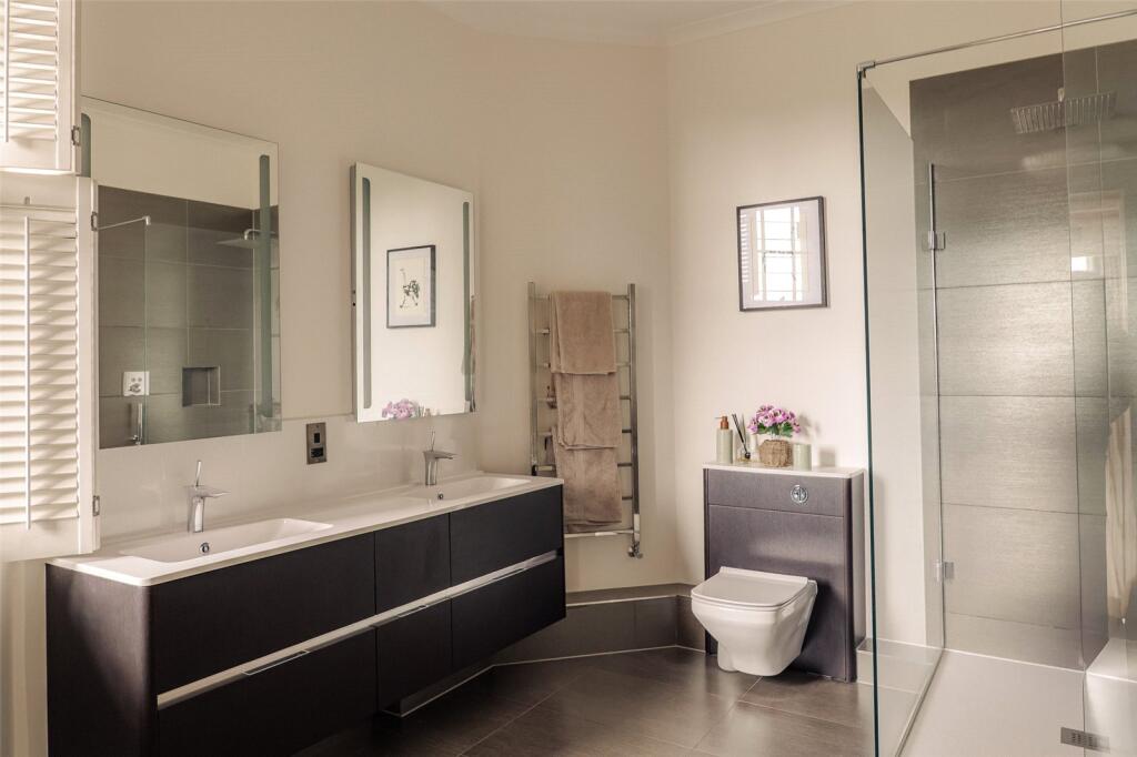 Principal Bathroom