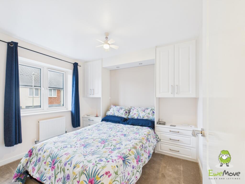 EweMove Estate Agents Basingstoke - The Coach Road