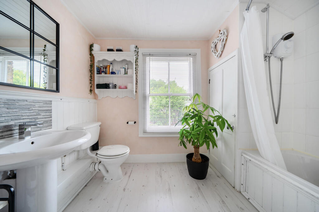 1301165-14-6841cd...