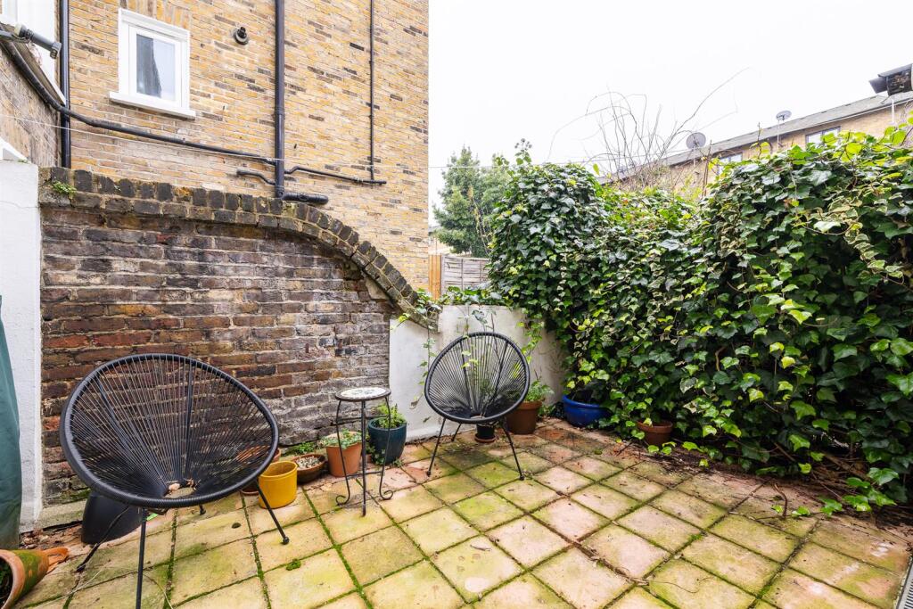 Montague Road E8