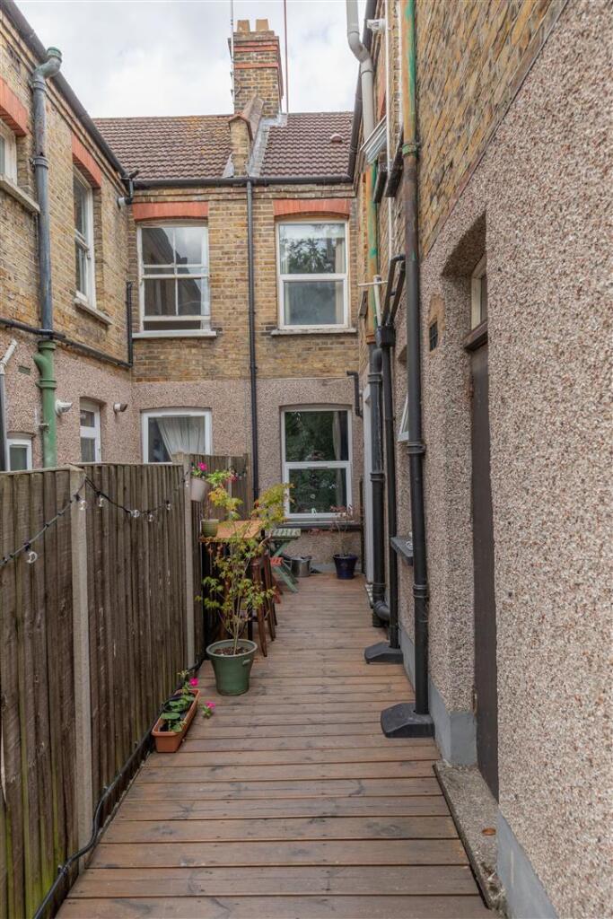 Seymour Road, E10