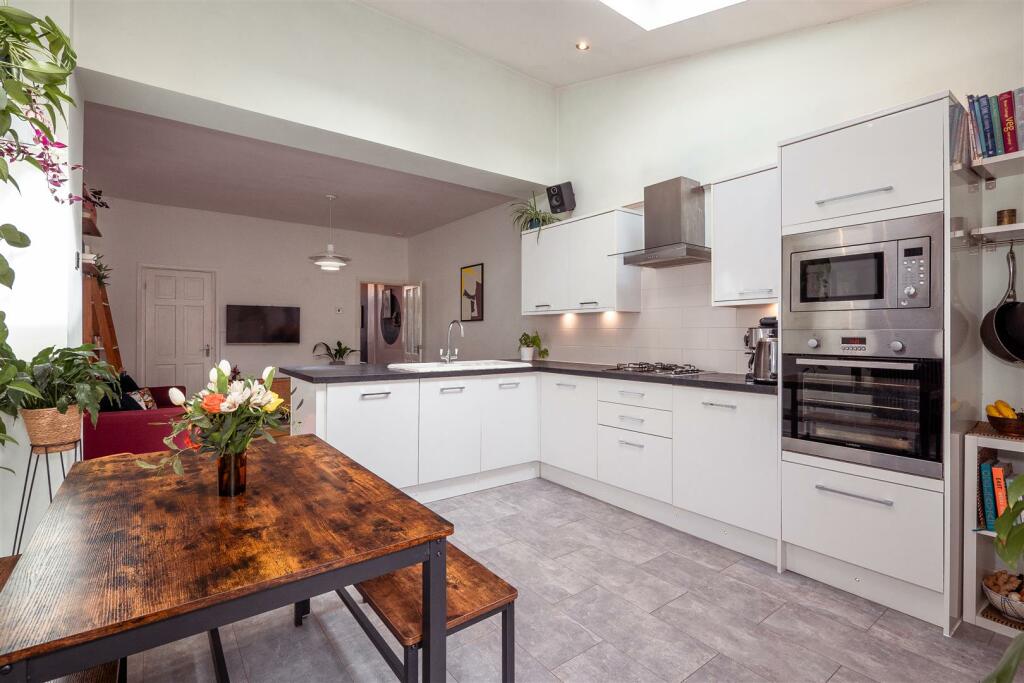 Breakfast Kitchen Aspect 2