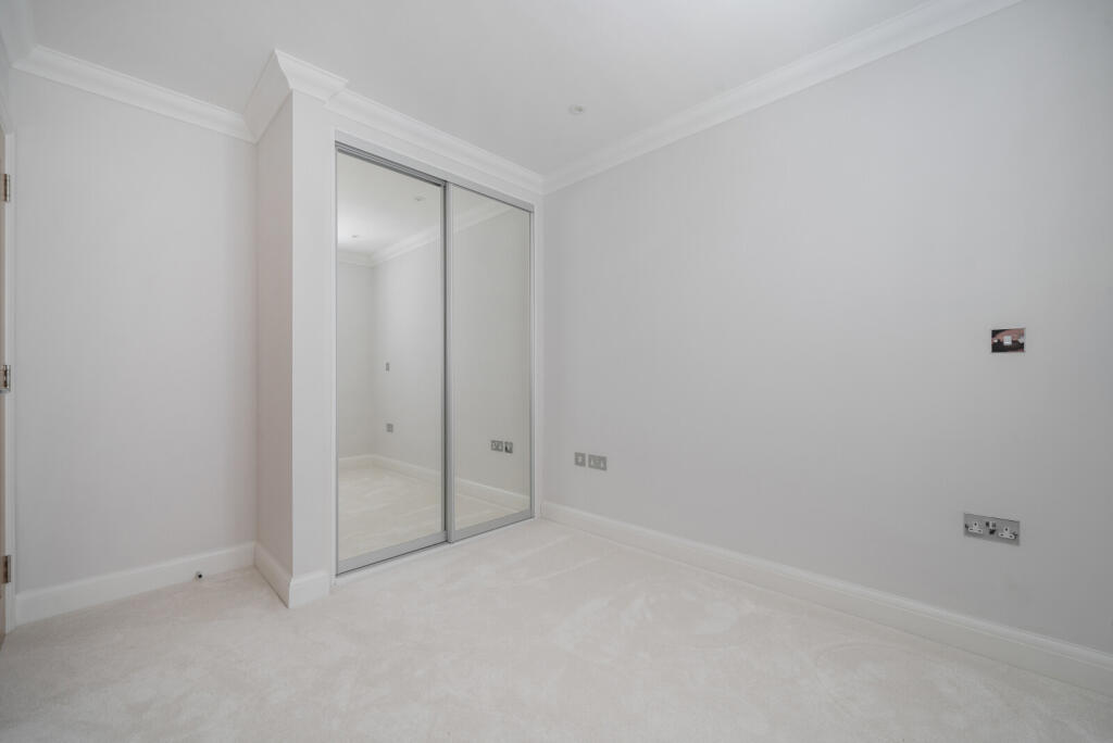 1315316-5-6863e43...