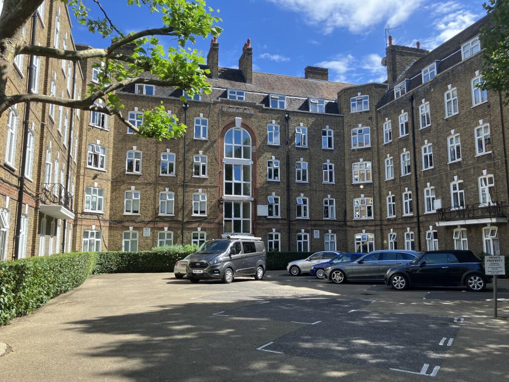 1.EXTERIOR.JPG