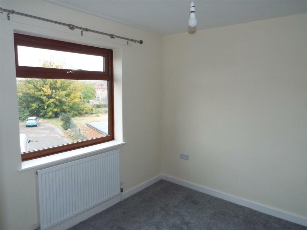 REAR BEDROOM