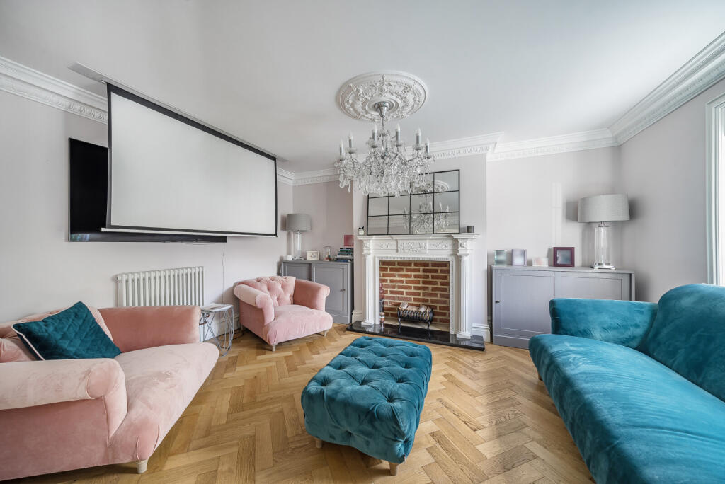 1346553-9-68b57d4...