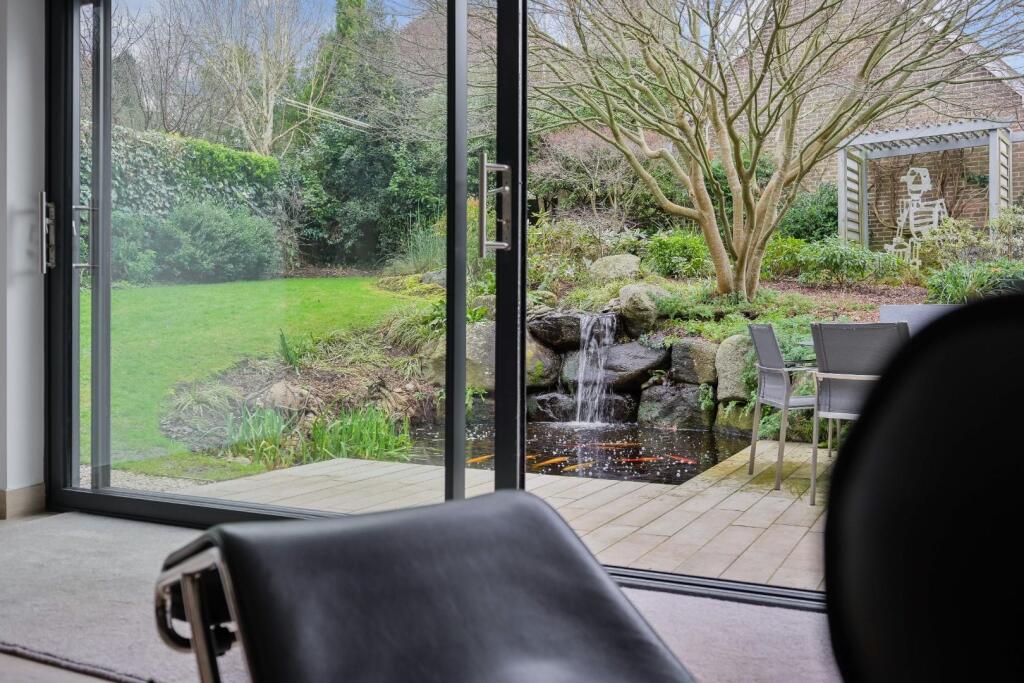 CUDDINGTON PARK CLOSE (6).jpg