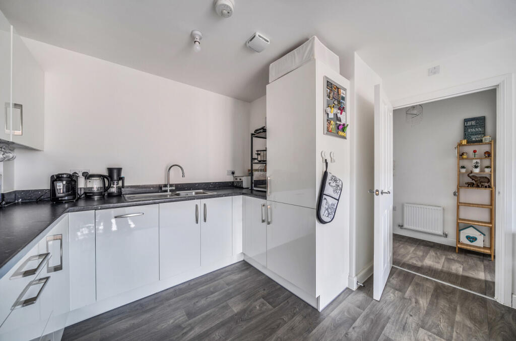 1348181-11-68bf06...