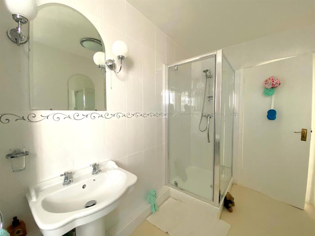 25 St Kitts - Shower1.jpg