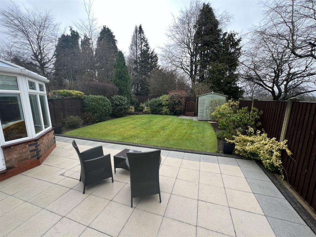 152 woodbury garden.jpg