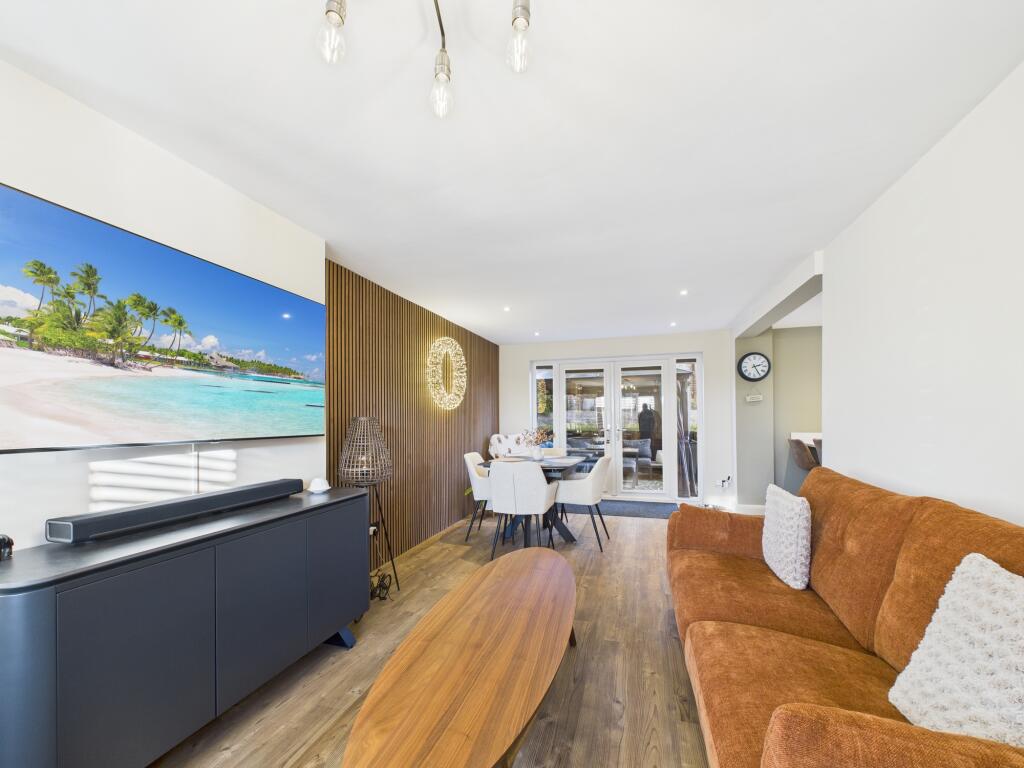 Living/Dining Area