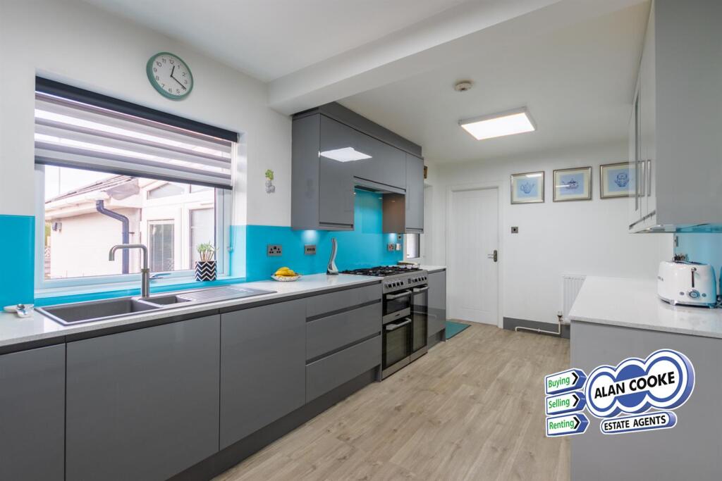 EXTENDED DINING KITCHEN