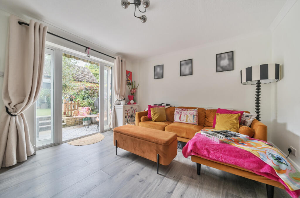 1328709-10-6889fd...