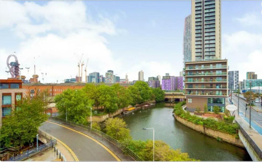 50 The Lock Views.JPG