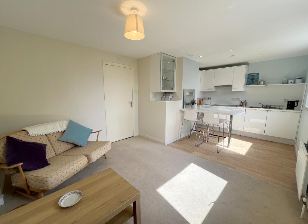 Kitchen Lounge 3