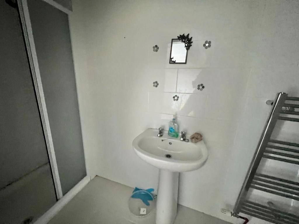 2 BED