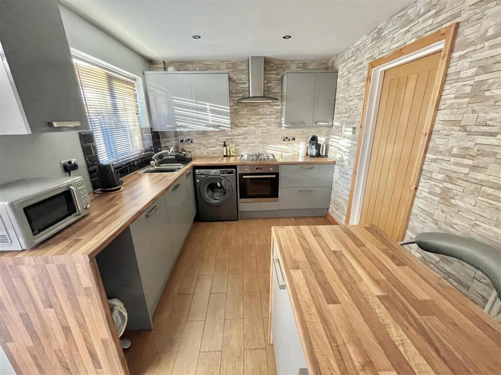 Breakfast Kitchen Aspect 5