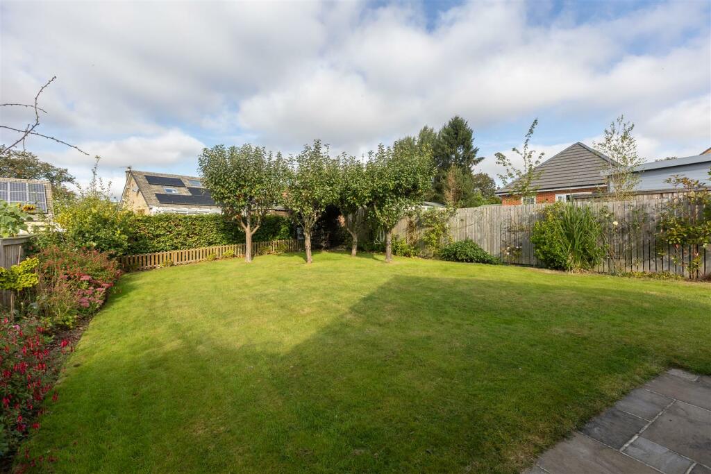 Corbie Way 33 External-5.jpg