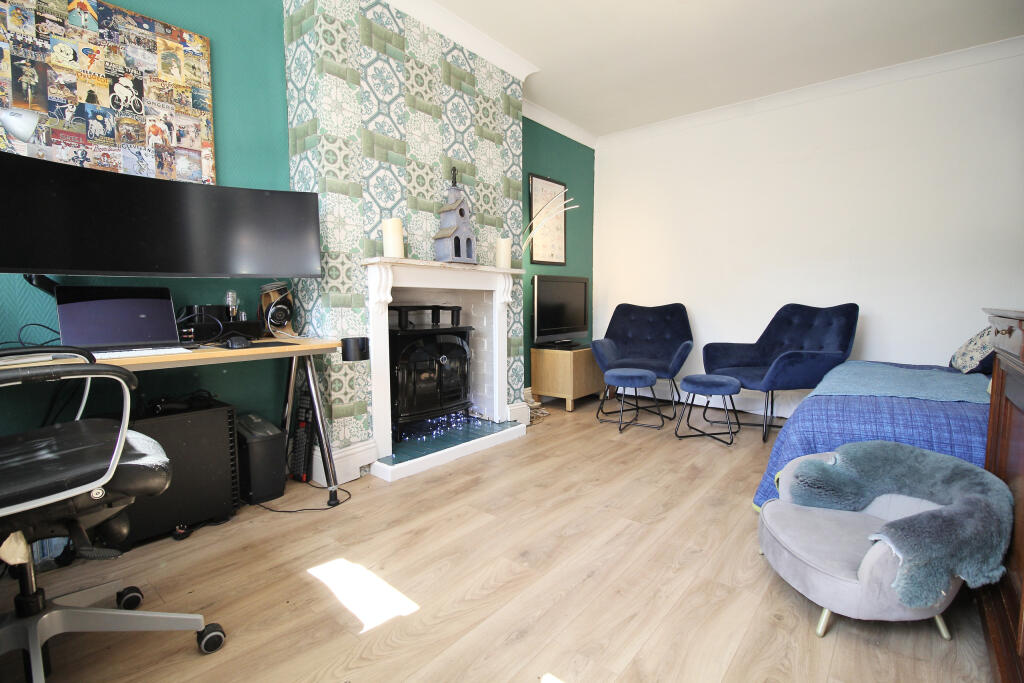 Second Lounge/Bedroom