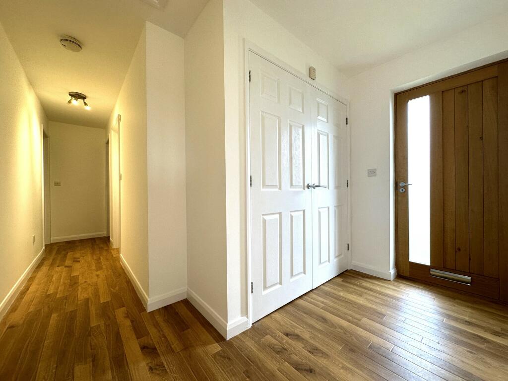 Hallway.JPG