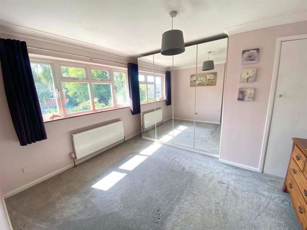 Bedroom 1.jpg