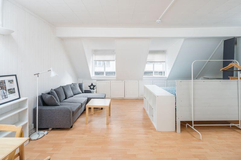 Studio Room