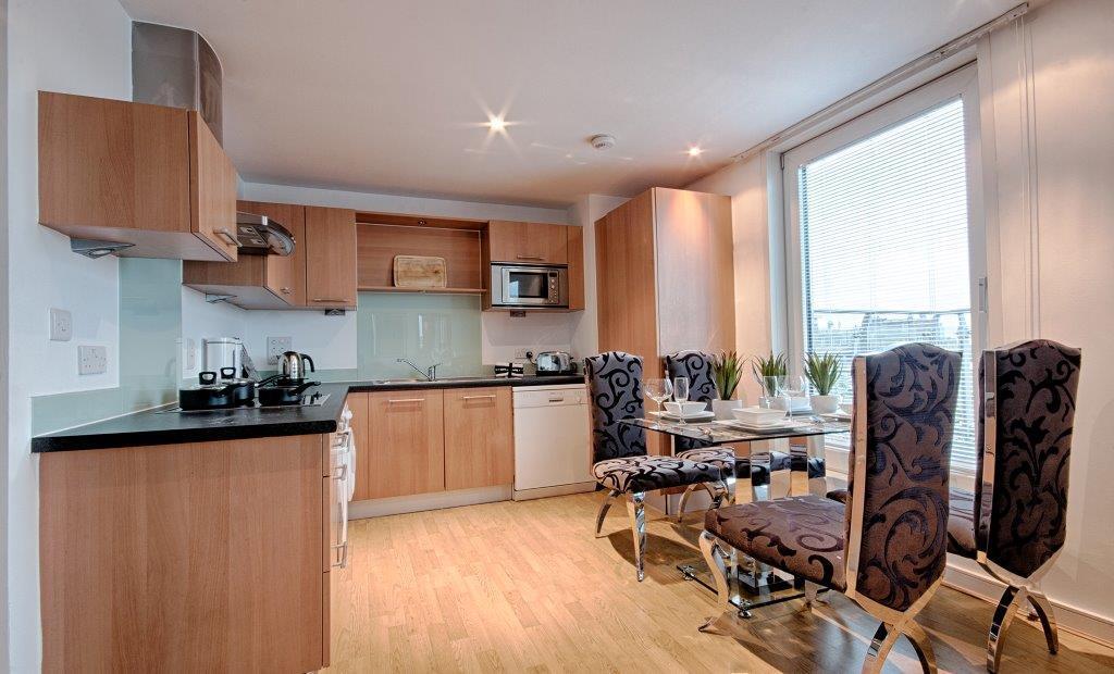 112-Kitchen.jpg