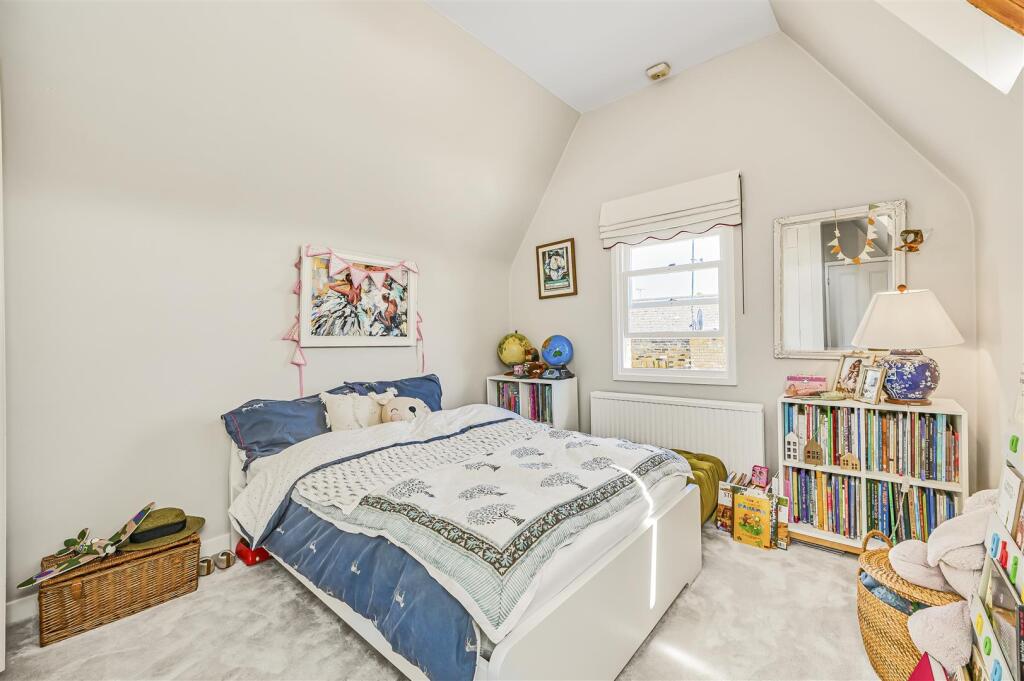 James_Anderson_-_Sheen_Lane_London__SW14_8HY_20.JP