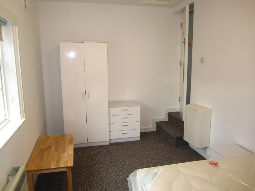 Room 7 - Available N