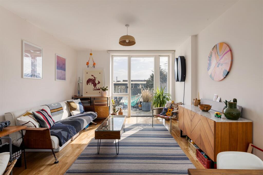 Britains Apartments 27 Sutherland Road, E17.jpg