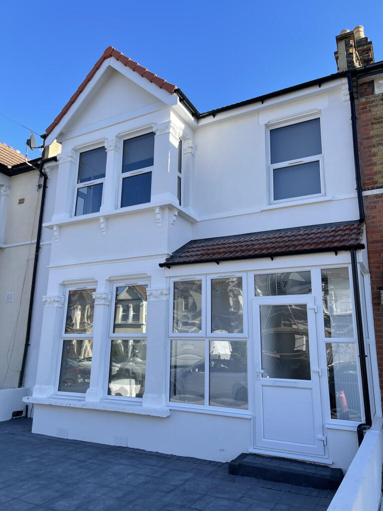 Room 2, Airthrie Road, Ilford IG3