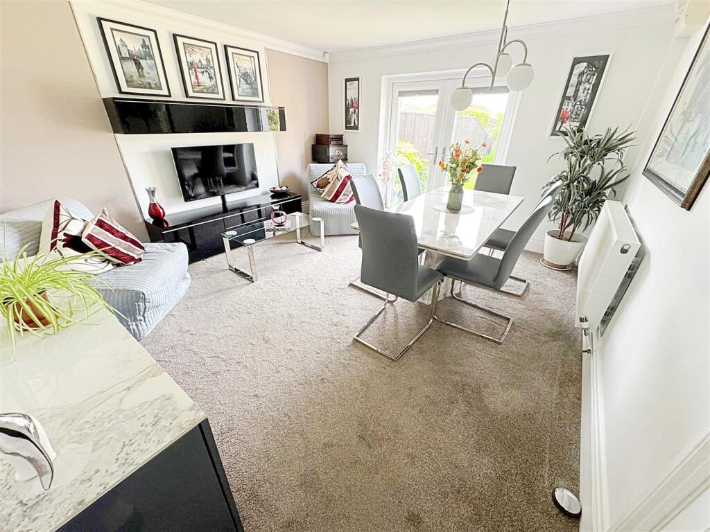 RECEPTION ROOM/BEDROOM 2