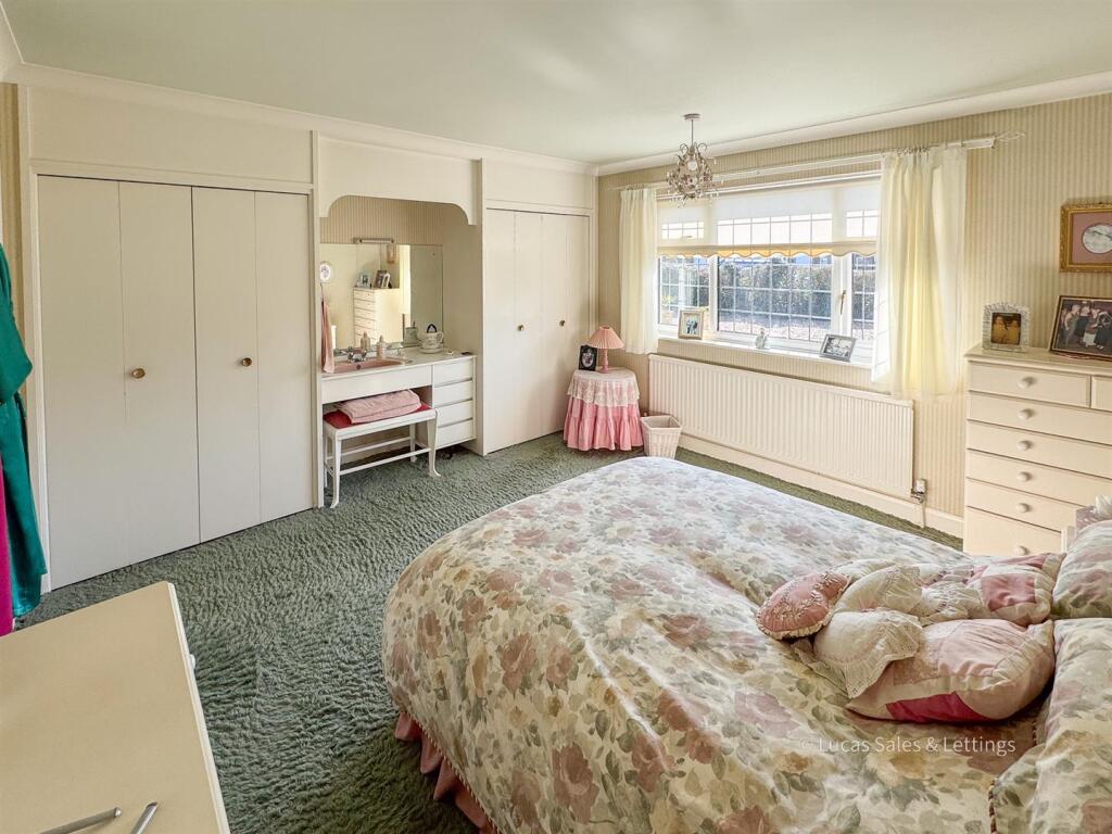 7 Poplars Farm Rd BS-17.jpg