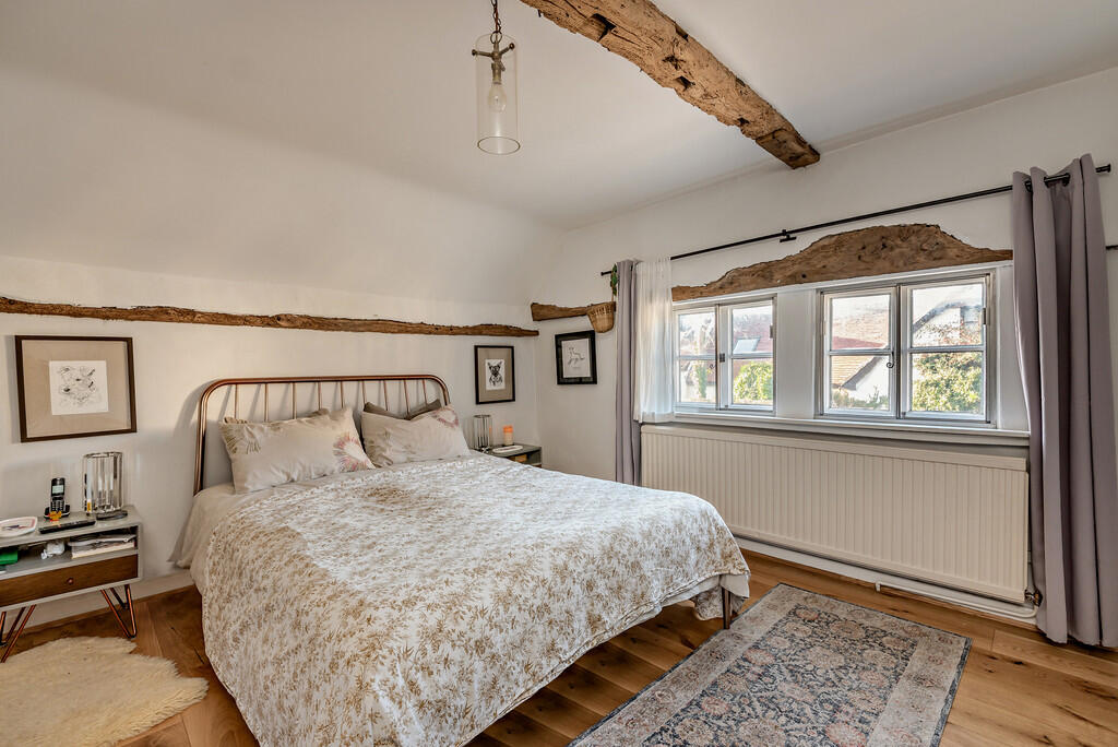8671665-interior1...