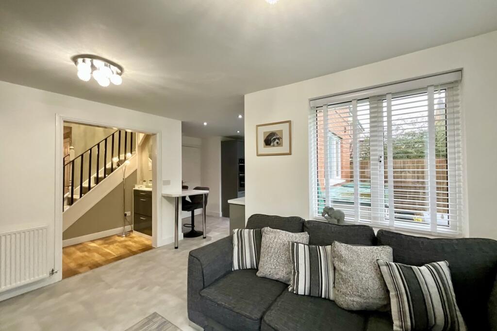 open plan living/kit