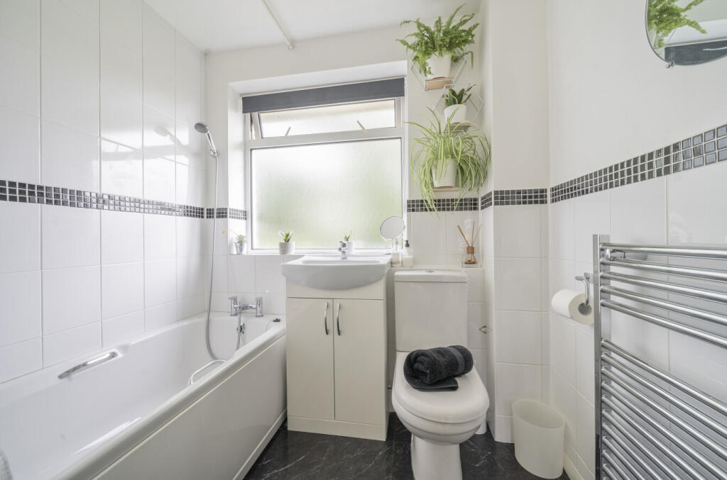 1303458-18-683ed8...