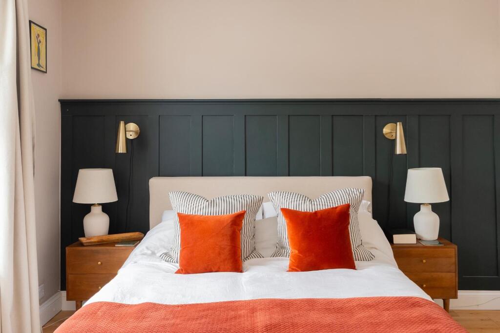 7W0STN - Bedroom J.jpg