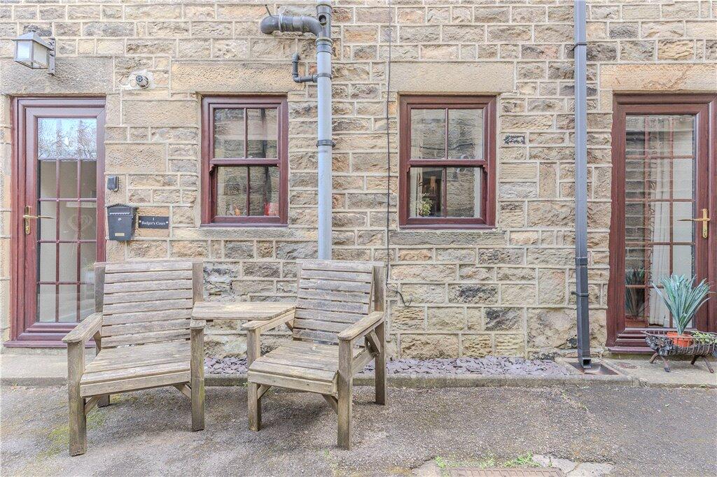 1 Badgers Court
