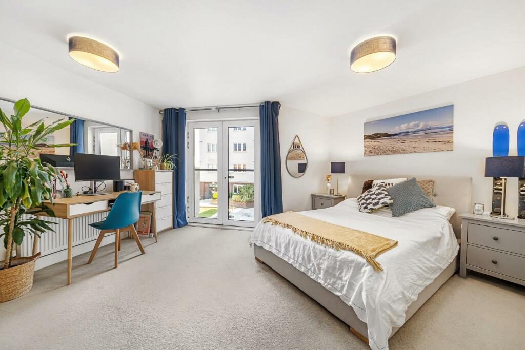 Bedroom 1.jpg