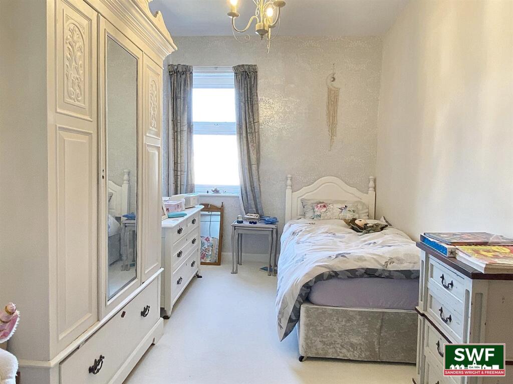 Bedroom3.1.jpg