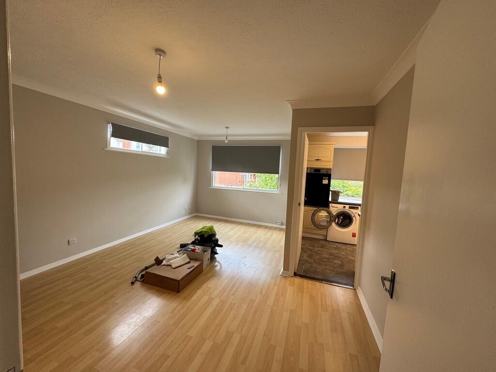 7_10 Warren Road ...