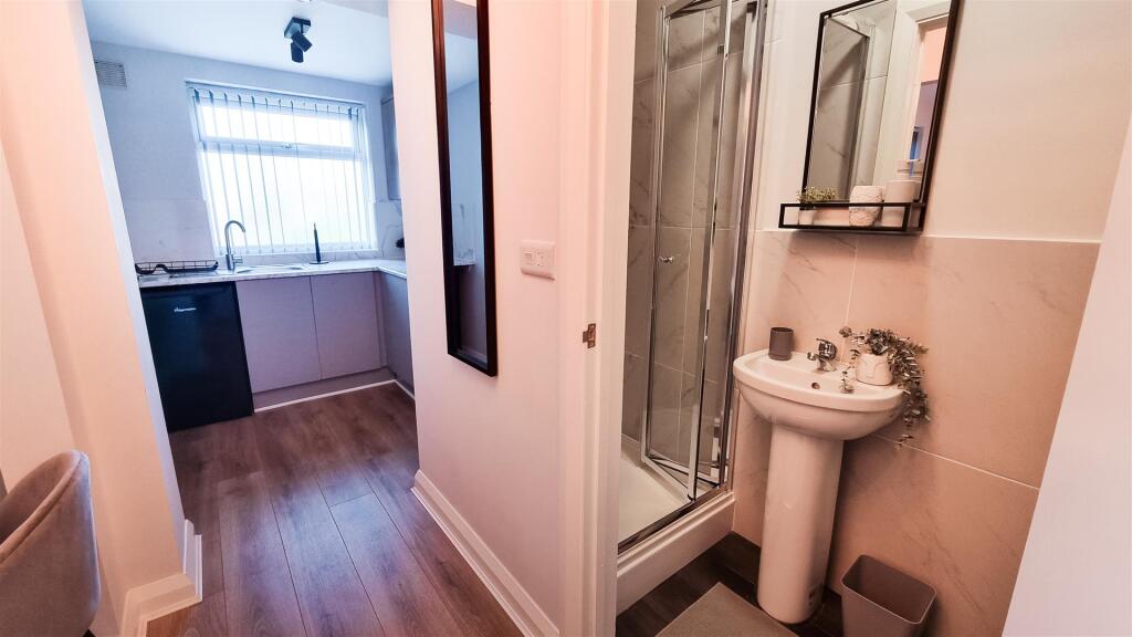 22. Room 3.jpg