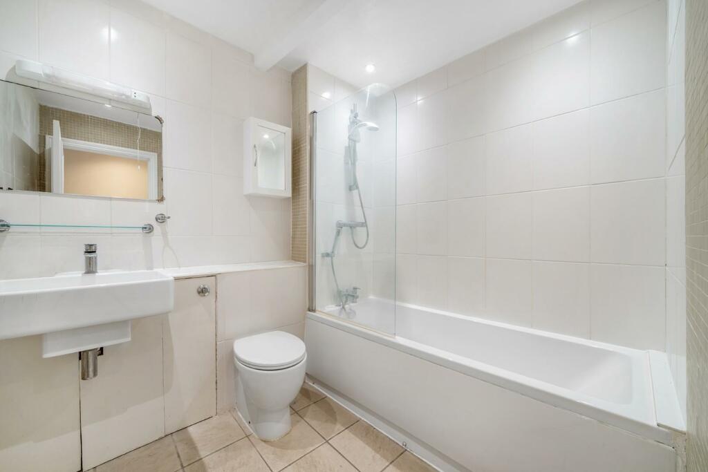 Bathroom.JPG