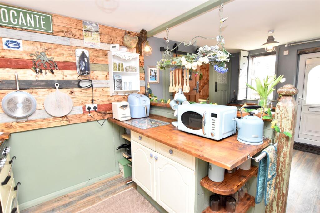 DINING KITCHEN