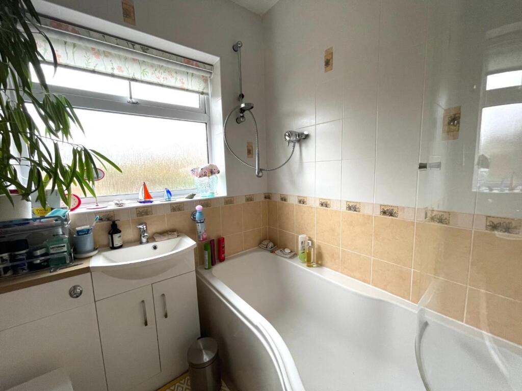 Bathroom.JPG
