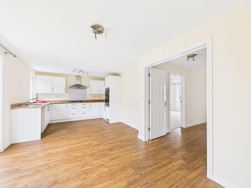 Kitchen/ Dining Room